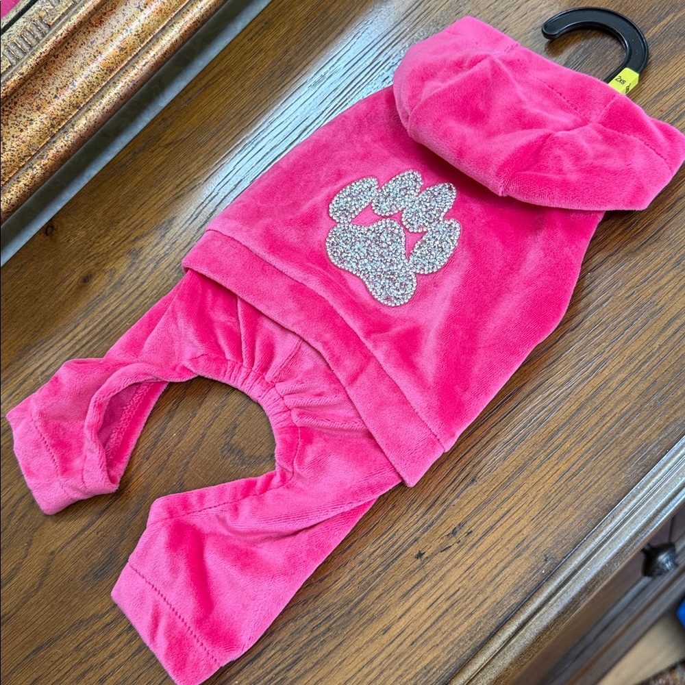 New with/o tag- Pink Isaac Mizrahi Dog outfit w/ Paw Print rhinestones. Sz XXS. - Picture 3 of 14